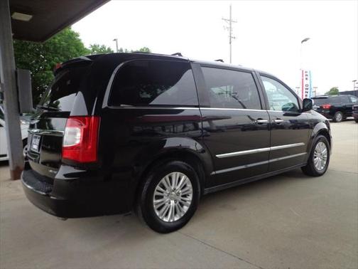 2015 Chrysler Town & Country Limited Platinum