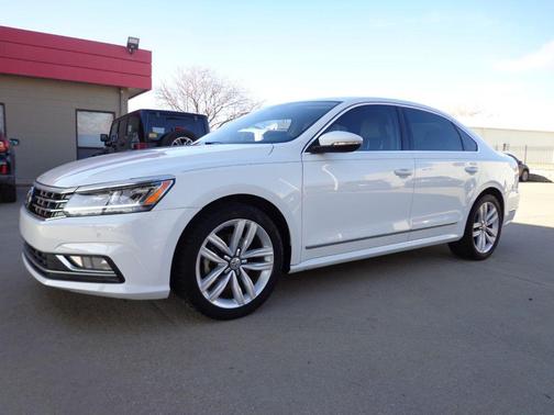 2017 Volkswagen Passat 1.8T SE w/Technology