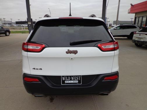 Bright White Clearcoat 2017 Jeep Cherokee Latitude