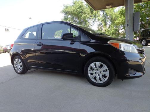 2012 Toyota Yaris LE