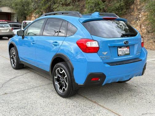 Hyper Blue 2016 Subaru Crosstrek 2.0i Limited