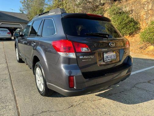 2011 Subaru Outback 2.5i Premium