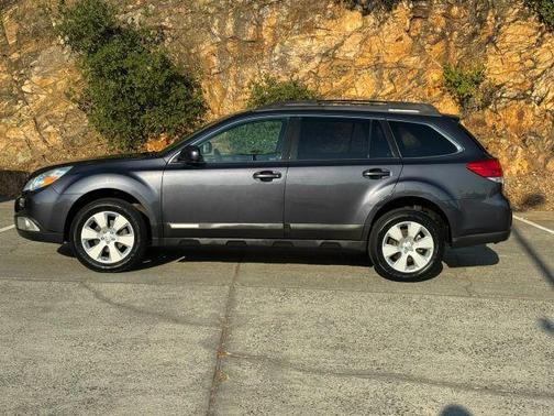 2011 Subaru Outback 2.5i Premium