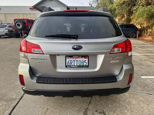 2011 Subaru Outback 2.5i Limited