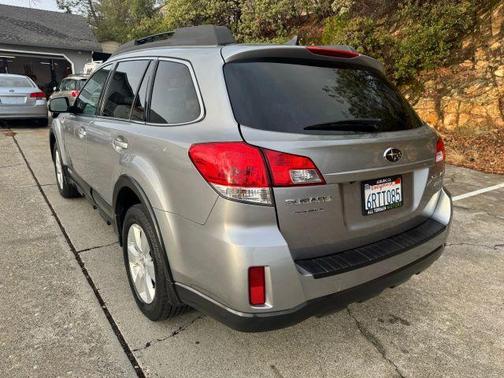 2011 Subaru Outback 2.5i Limited
