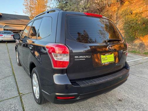 2015 Subaru Forester 2.5i
