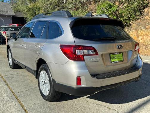 Tungsten Metallic 2017 Subaru Outback 2.5i Premium