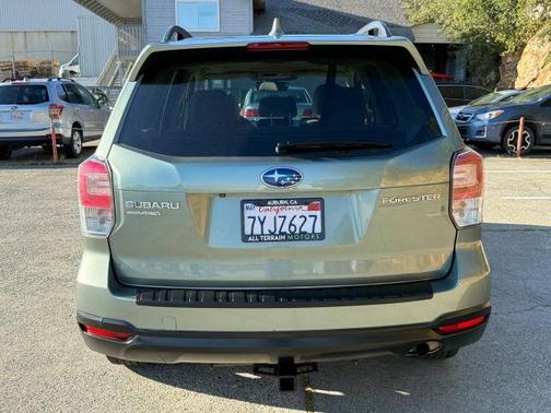 Jasmine Green Metallic 2017 Subaru Forester 2.5i Premium
