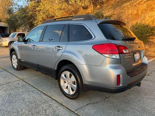 2011 Subaru Outback 3.6R Limited