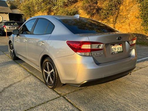 2019 Subaru Impreza 2.0i Premium