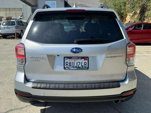 Ice Silver Metallic 2018 Subaru Forester 2.5i Premium