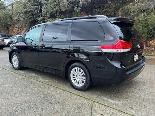2013 Toyota Sienna XLE
