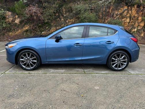 2018 Mazda Mazda3 Touring