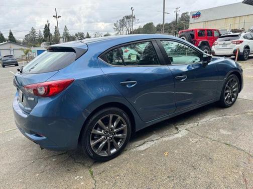 2018 Mazda Mazda3 Touring