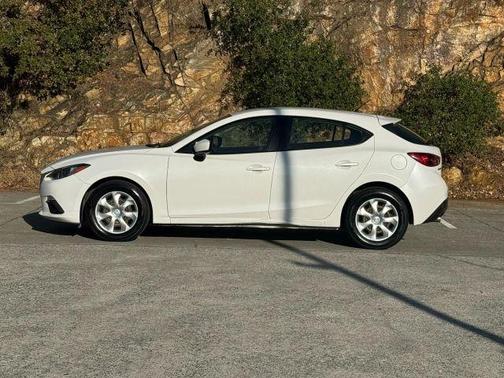 2016 Mazda Mazda3 i Sport