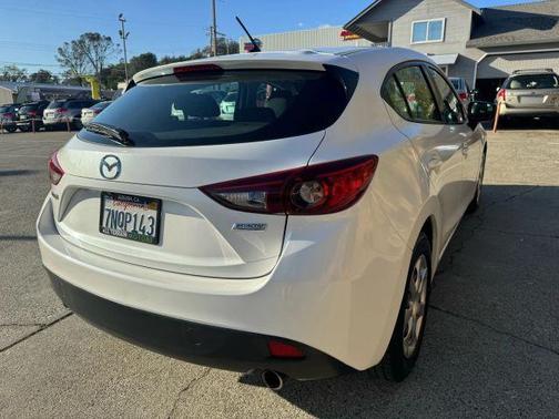 2016 Mazda Mazda3 i Sport