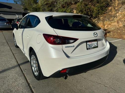 2016 Mazda Mazda3 i Sport