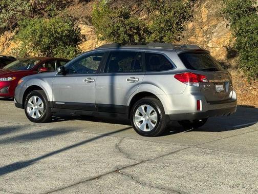 2011 Subaru Outback 3.6R Limited