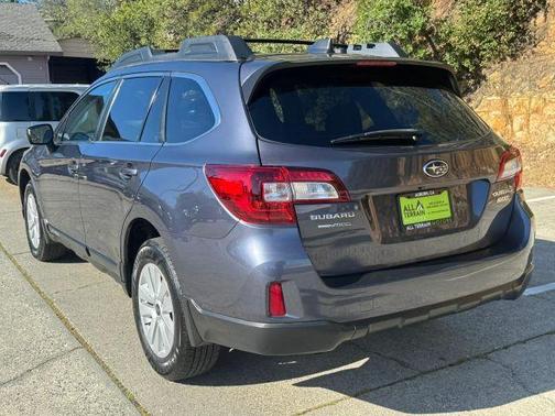Carbide Gray Metallic 2017 Subaru Outback 2.5i Premium