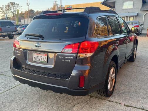 2013 Subaru Outback 3.6R Limited