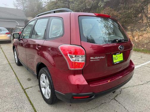 2015 Subaru Forester 2.5i