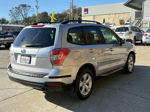 Ice Silver Metallic 2015 Subaru Forester 2.5i Premium