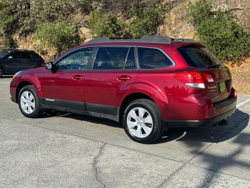 2011 Subaru Outback 2.5i Limited