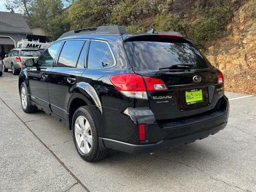 2011 Subaru Outback 3.6R Limited