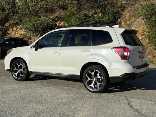 Crystal White Pearl 2016 Subaru Forester 2.0XT Touring