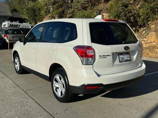 2017 Subaru Forester 2.5i