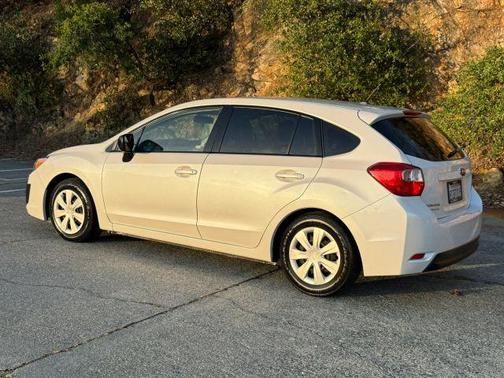 Satin White Pearl 2014 Subaru Impreza 2.0i