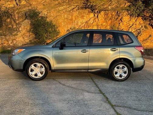 2014 Subaru Forester 2.5i