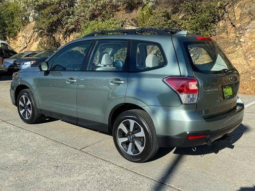 2017 Subaru Forester 2.5i
