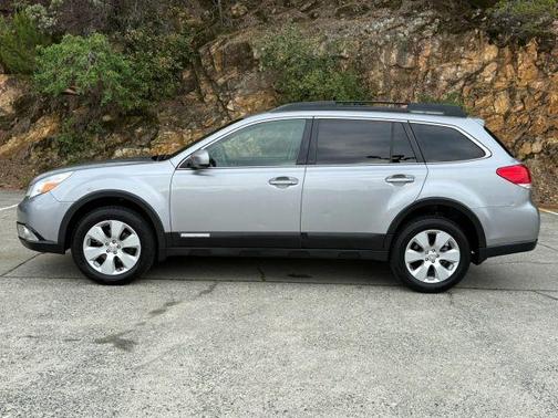 Steel Silver Metallic 2011 Subaru Outback 2.5i Premium