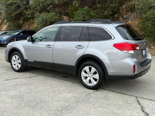 Steel Silver Metallic 2011 Subaru Outback 2.5i Premium