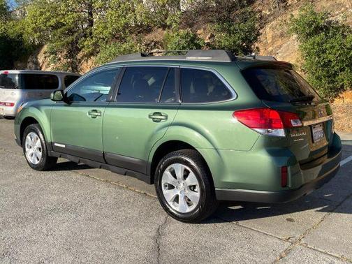 2011 Subaru Outback 3.6R Limited