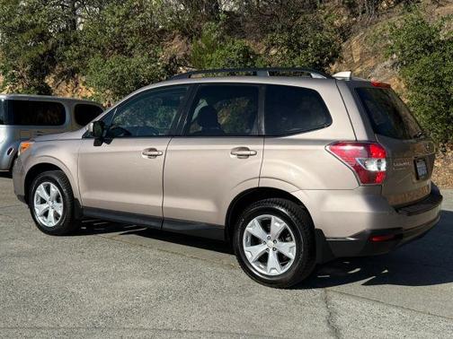 Burnished Bronze Metallic 2016 Subaru Forester 2.5i Premium