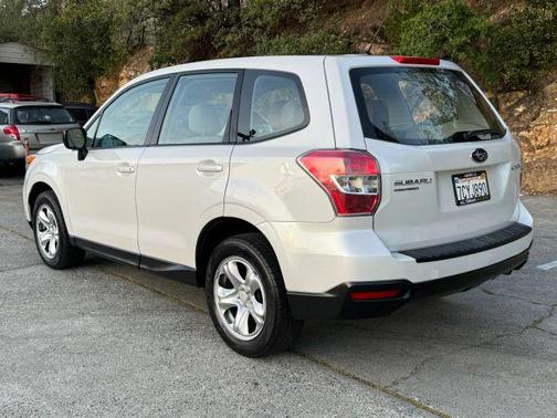 2014 Subaru Forester 2.5i