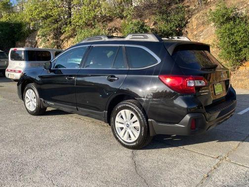 2018 Subaru Outback 2.5i