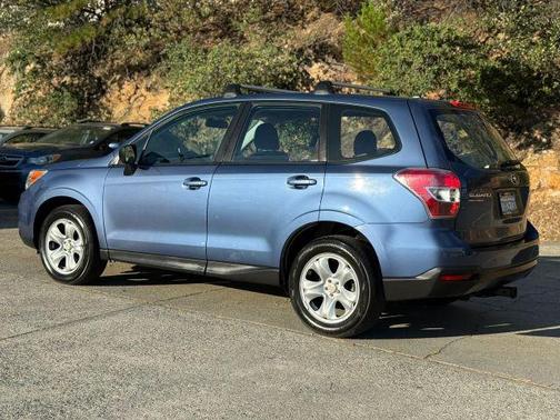 Blue 2014 Subaru Forester 2.5i