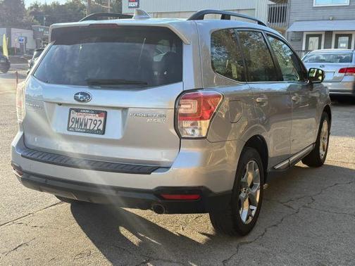 Ice Silver Metallic 2017 Subaru Forester 2.5i Touring