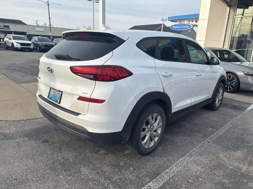 White Pearl 2019 Hyundai TUCSON SE