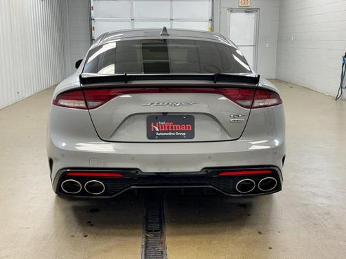 2022 Kia Stinger GT1