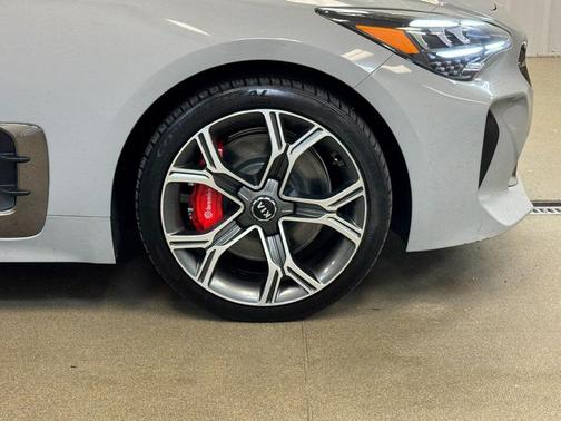 2022 Kia Stinger GT1