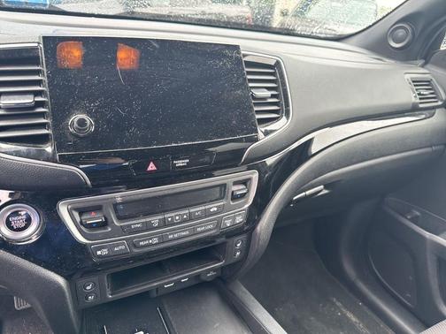 Crystal Black Pearl 2024 Honda Passport AWD Black
