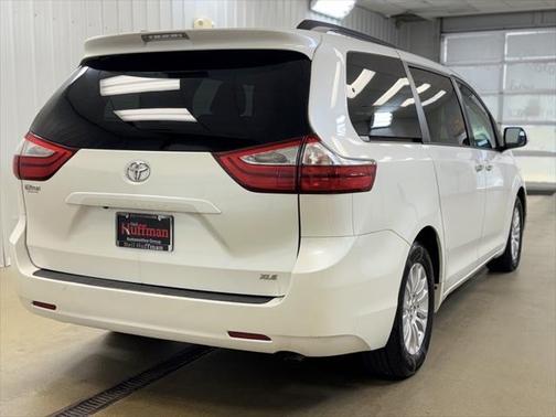2017 Toyota Sienna SE