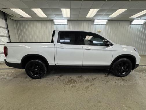 2022 Honda Ridgeline Black