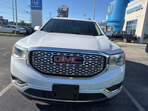 White Frost Tricoat 2019 GMC Acadia Denali