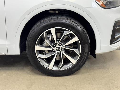 2021 Audi Q5 45 Premium Plus