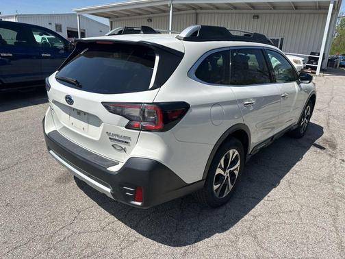 Crystal White Pearl 2020 Subaru Outback Touring XT